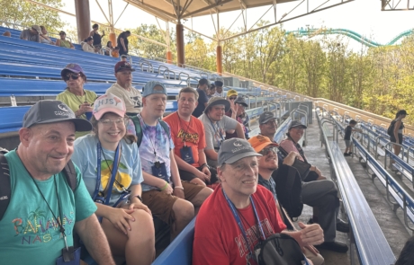 Travelers watching the dolphin at SeaWorld